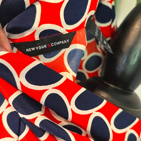 New York & company sleeveless blouse - Picture 8 of 9